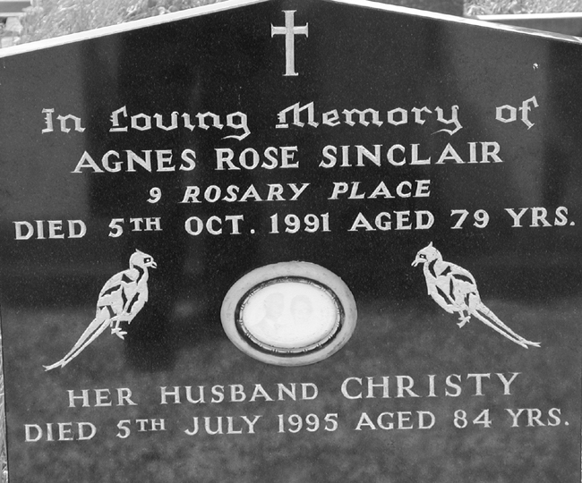 Sinclair, Agnes Rose and Christy.jpg 224.9K